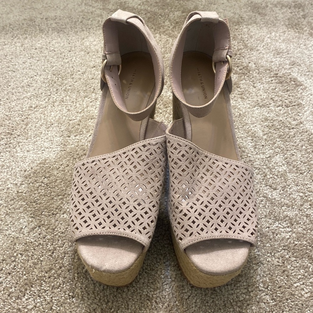 NWOT 14th & Union Platform Wedge Sandle